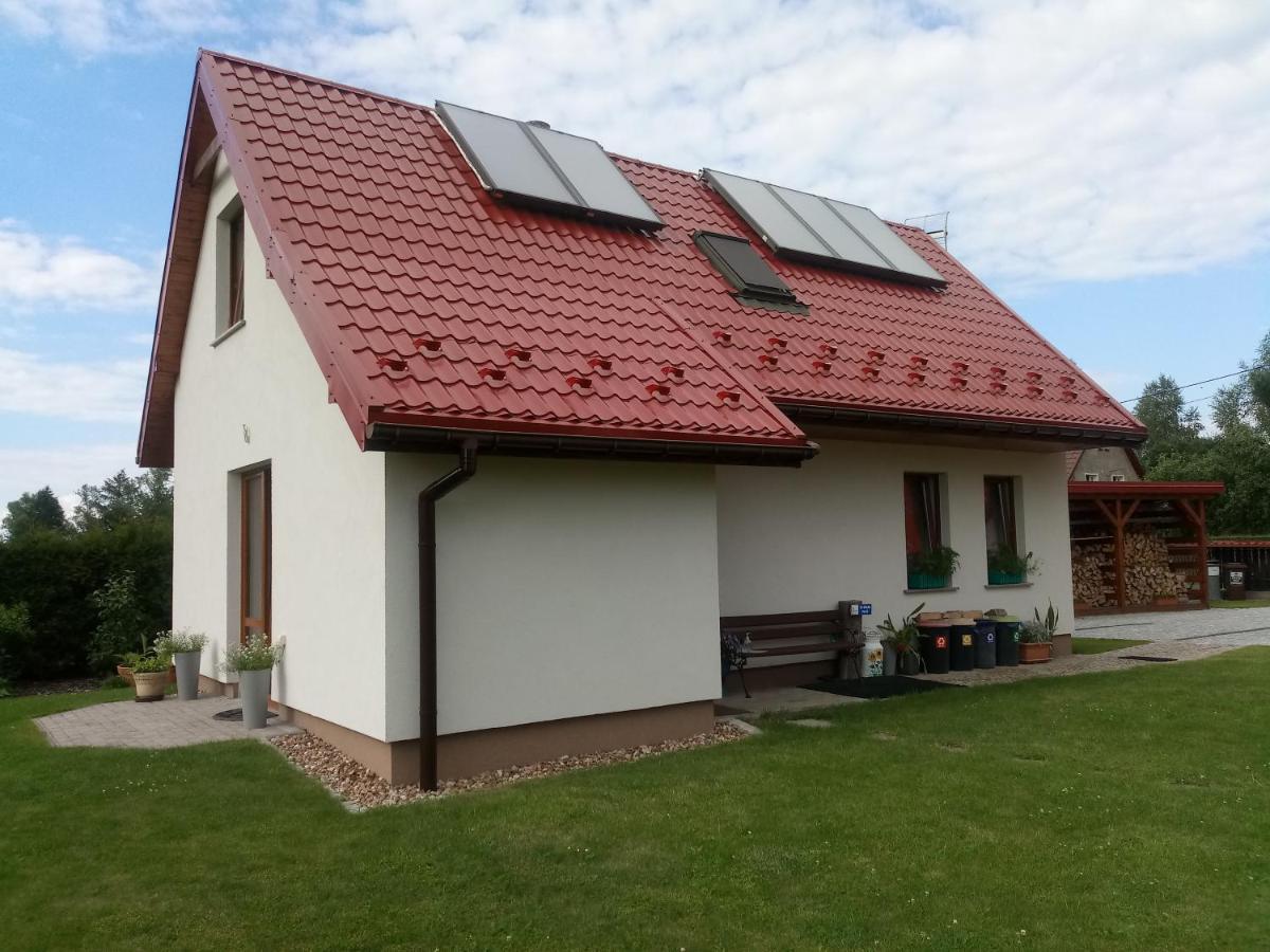 Mala Chatka Caloroczny Domek Krzeszow  Exteriér fotografie