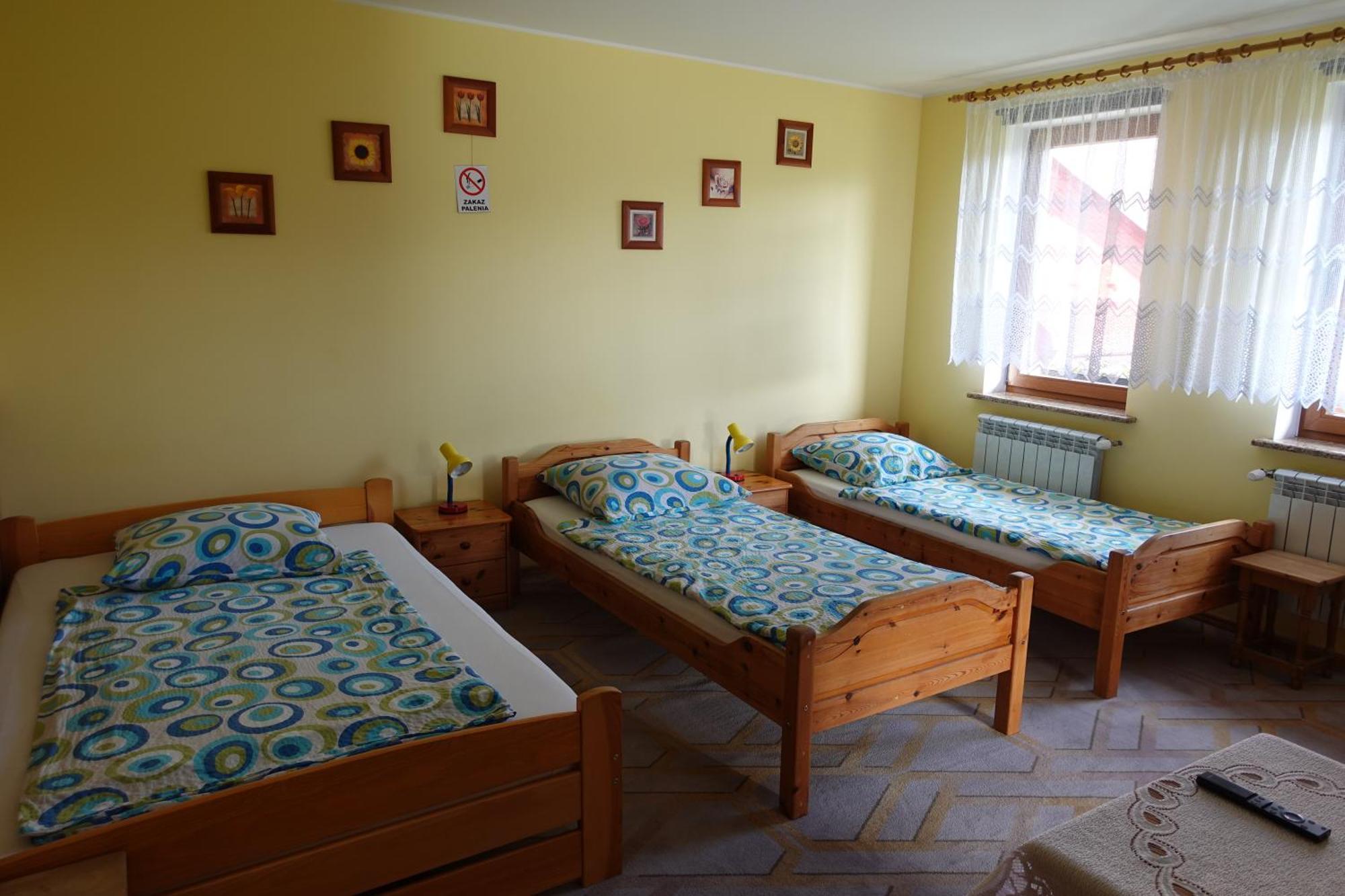 Mala Chatka Caloroczny Domek Krzeszow  Exteriér fotografie