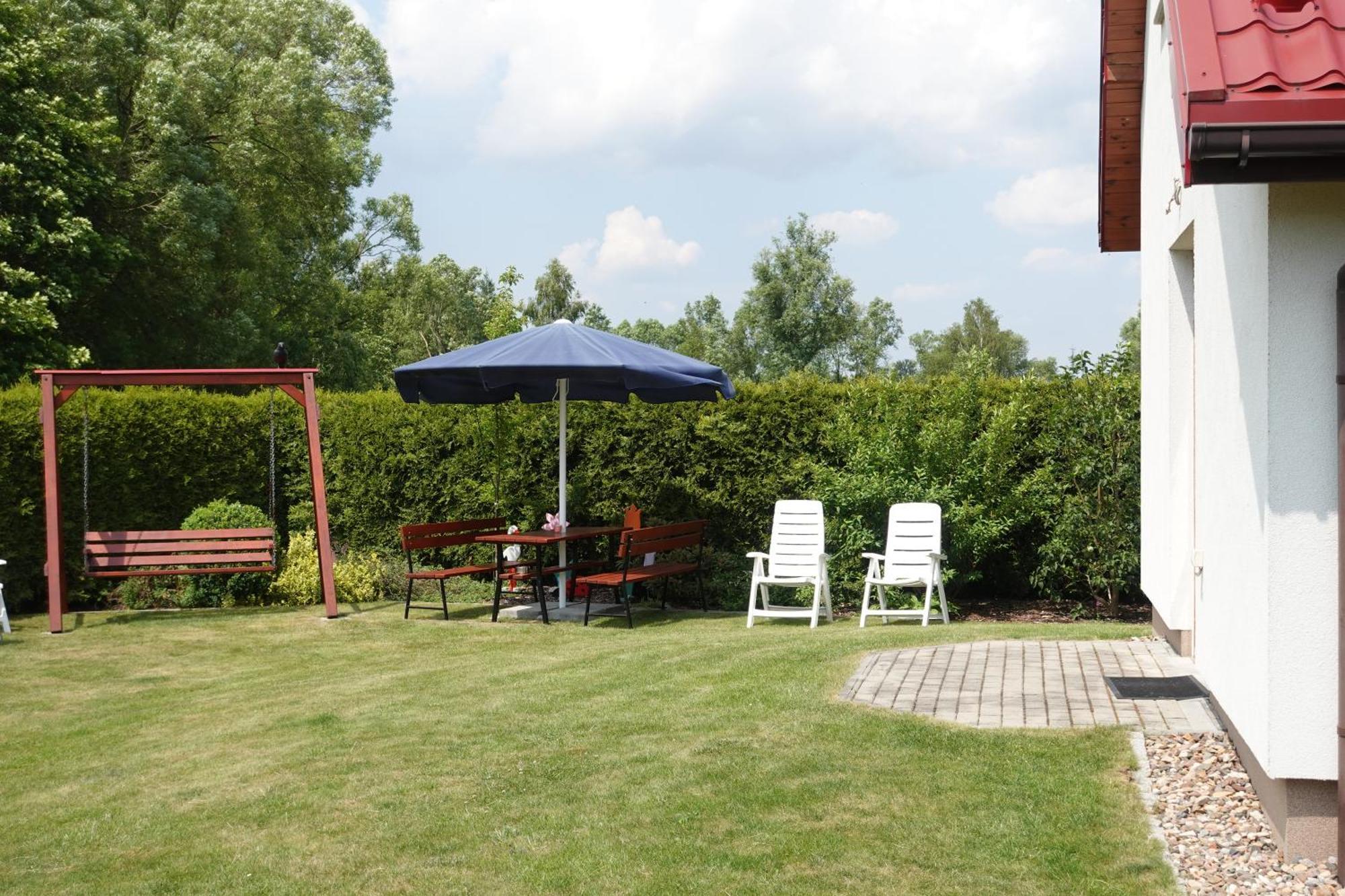 Mala Chatka Caloroczny Domek Krzeszow  Exteriér fotografie